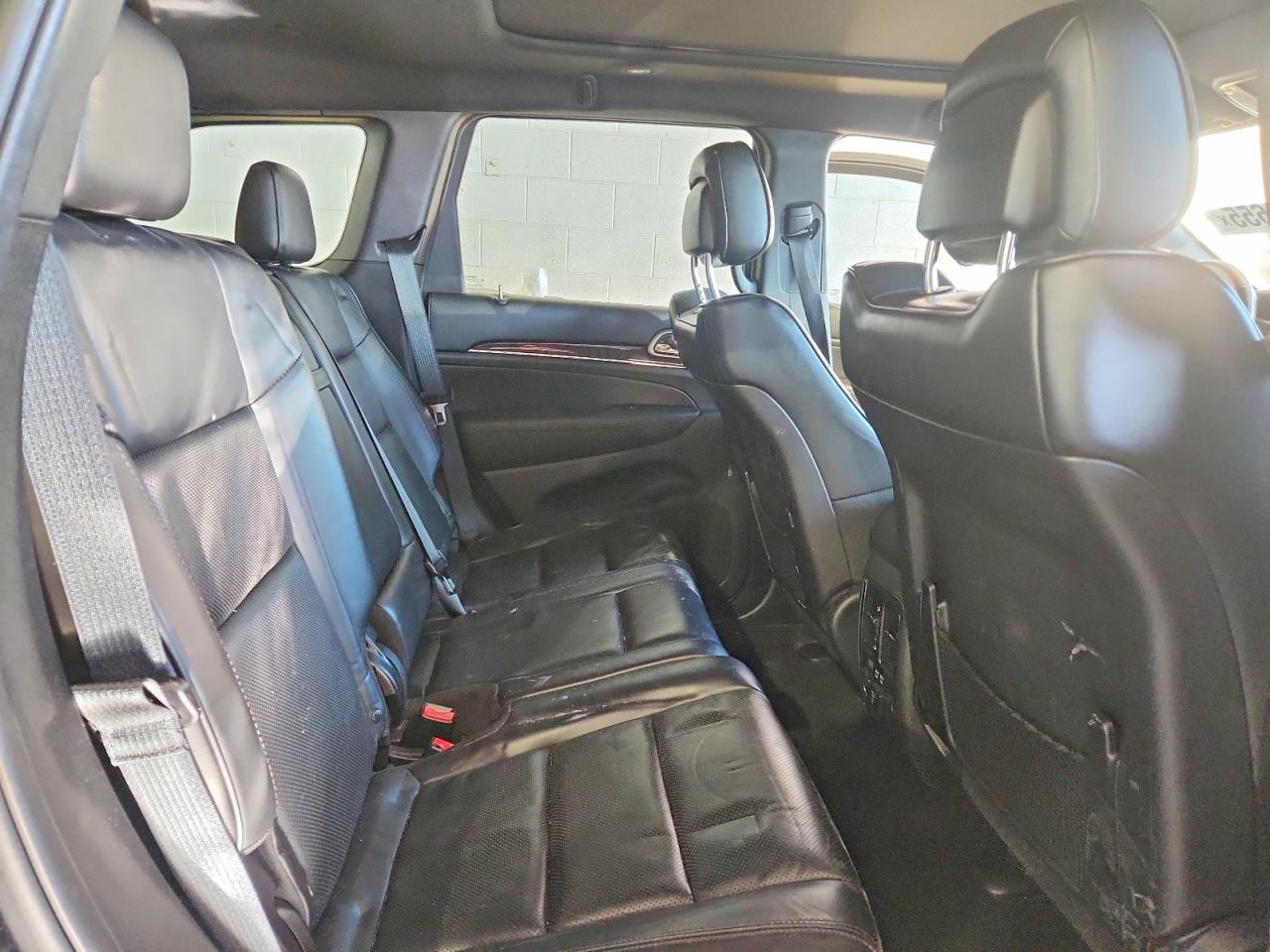 2018 JEEP GRAND CHEROKEE OVERLAND photo 11