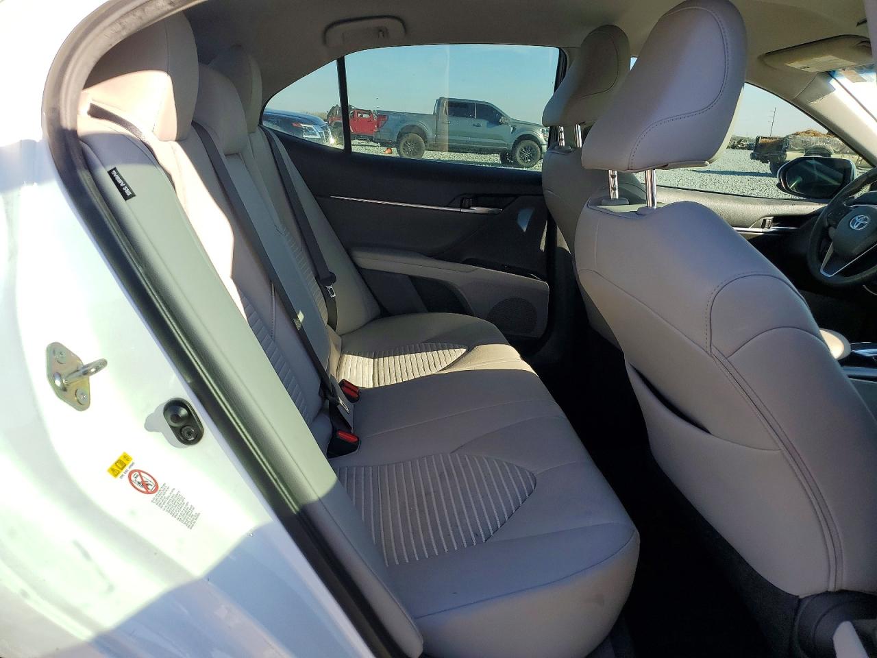 2018 TOYOTA CAMRY SE photo 28