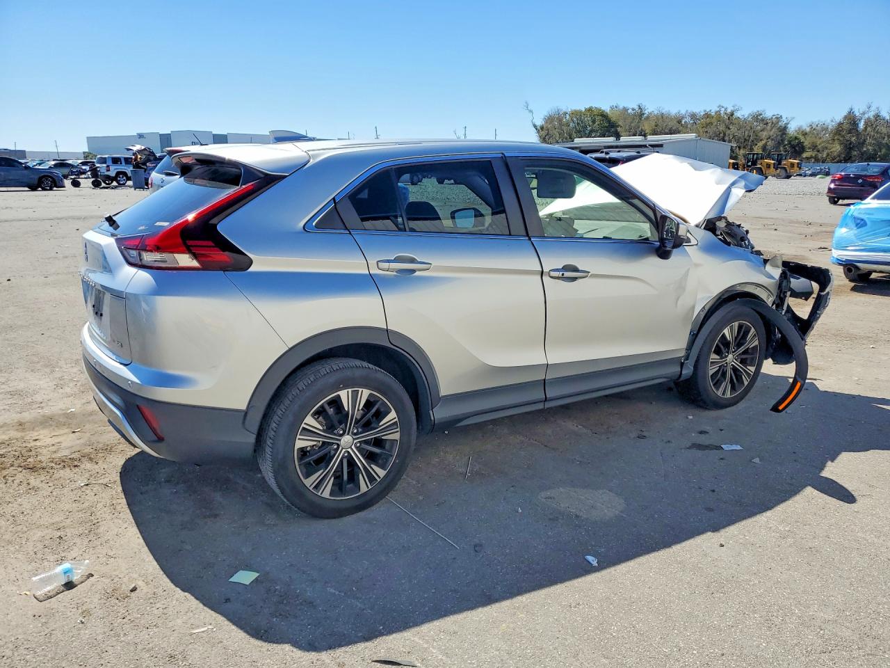 2022 MITSUBISHI ECLIPSE CROSS SE photo 5