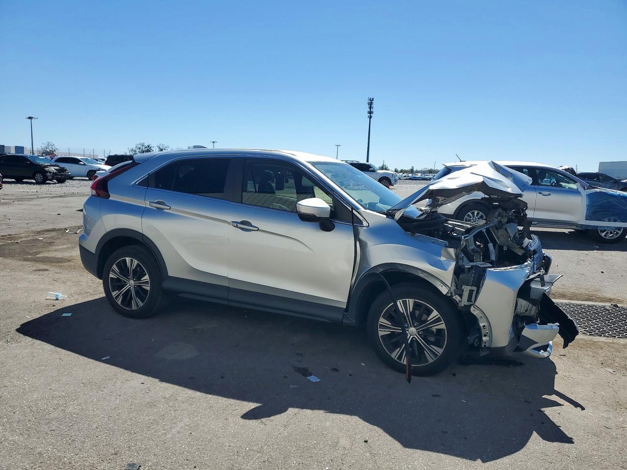 2022 MITSUBISHI ECLIPSE CROSS SE photo 7