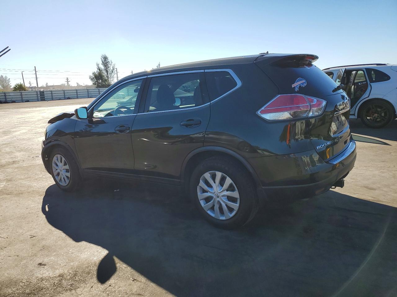 2016 NISSAN ROGUE S photo 2