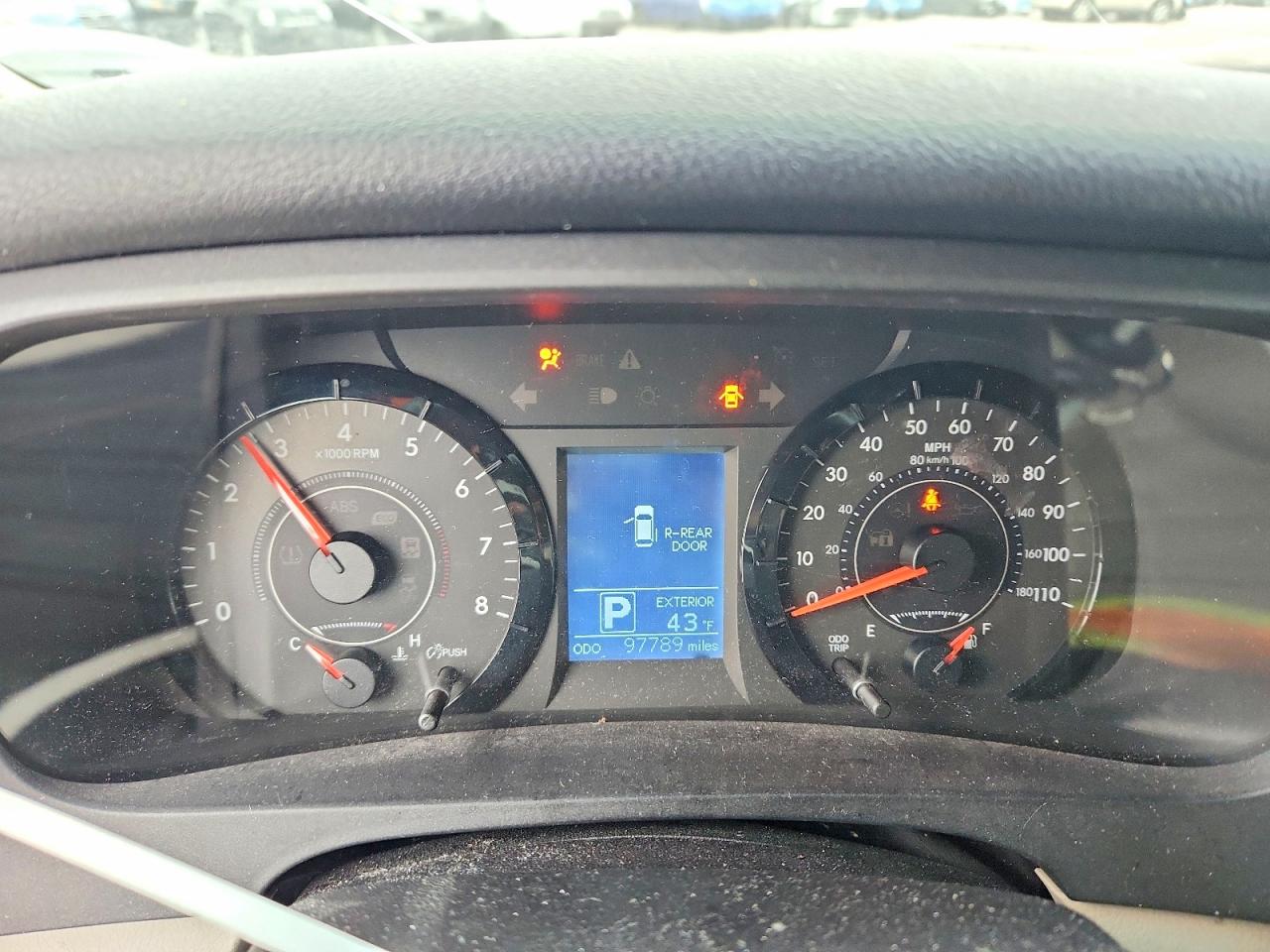 2015 TOYOTA SIENNA LE 8-PASSENGER photo 17