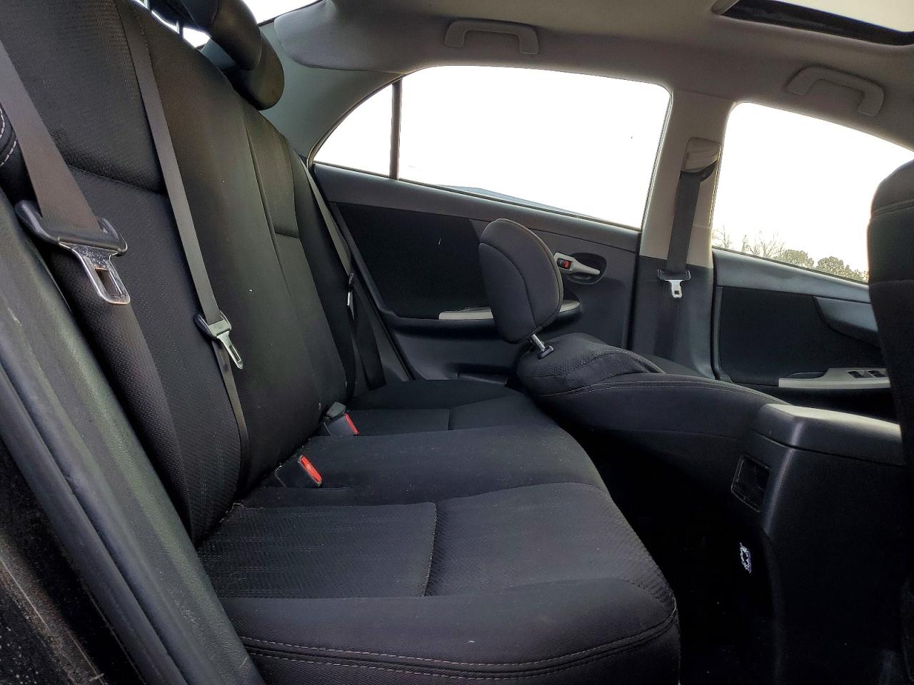 2013 TOYOTA COROLLA S photo 19