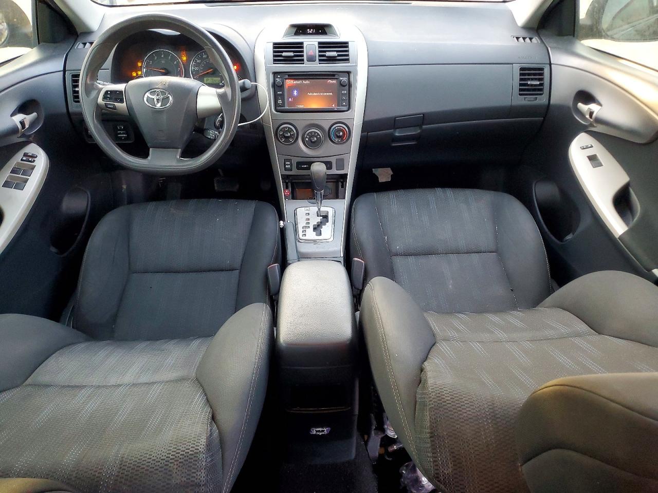 2013 TOYOTA COROLLA S photo 15