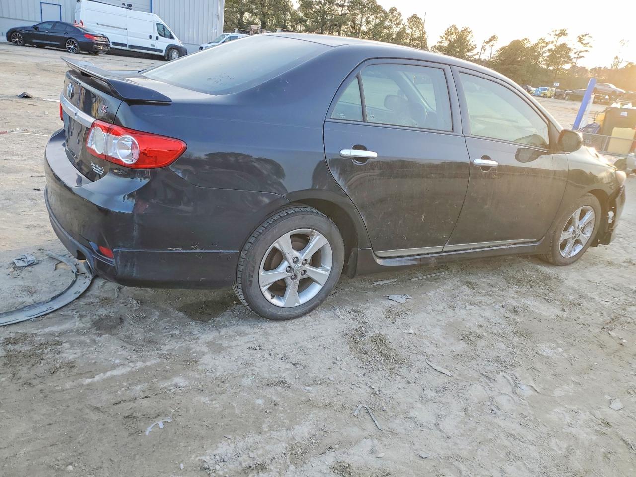 2013 TOYOTA COROLLA S photo 5