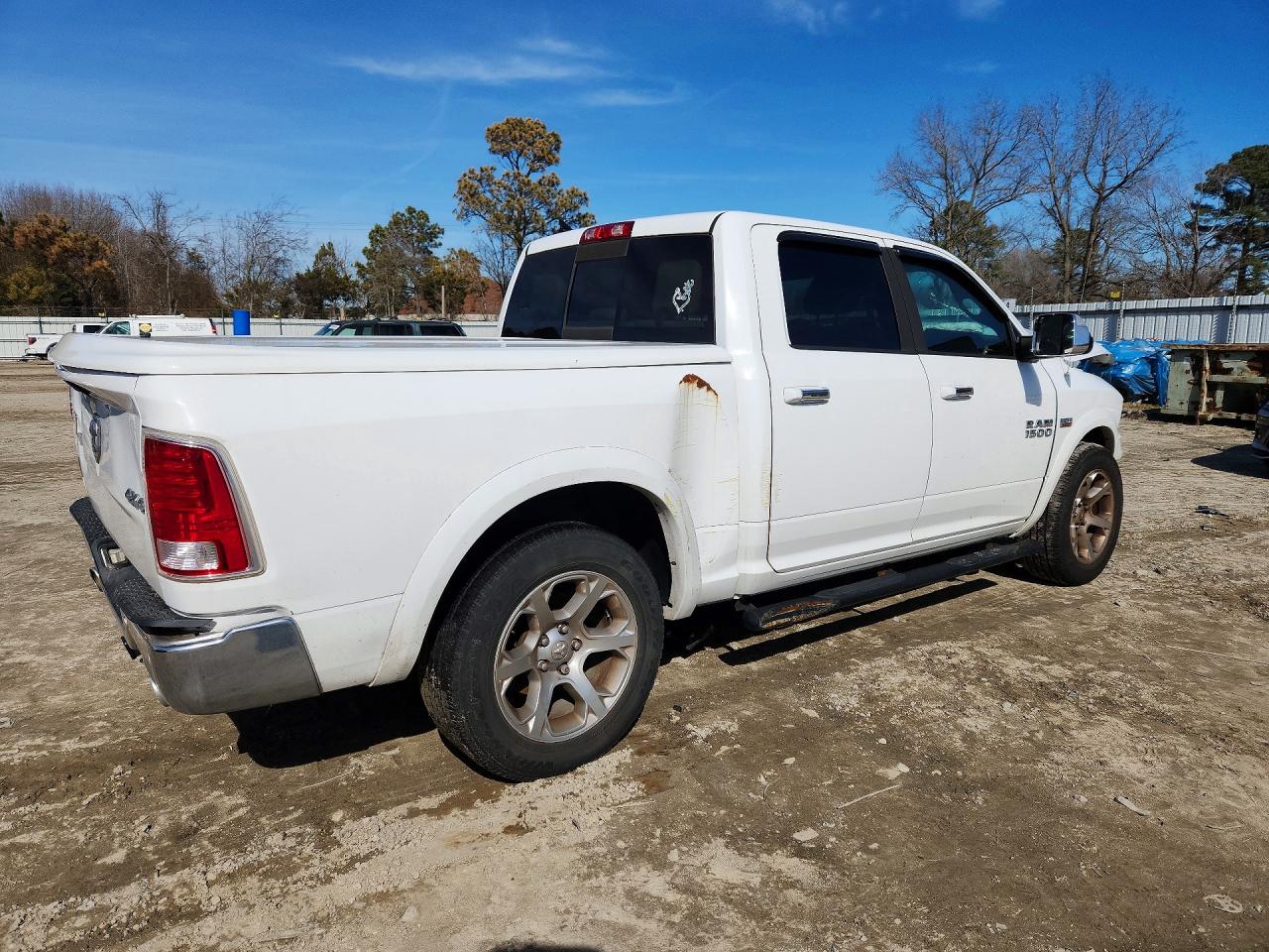 2014 RAM 1500 LARAMIE photo 3