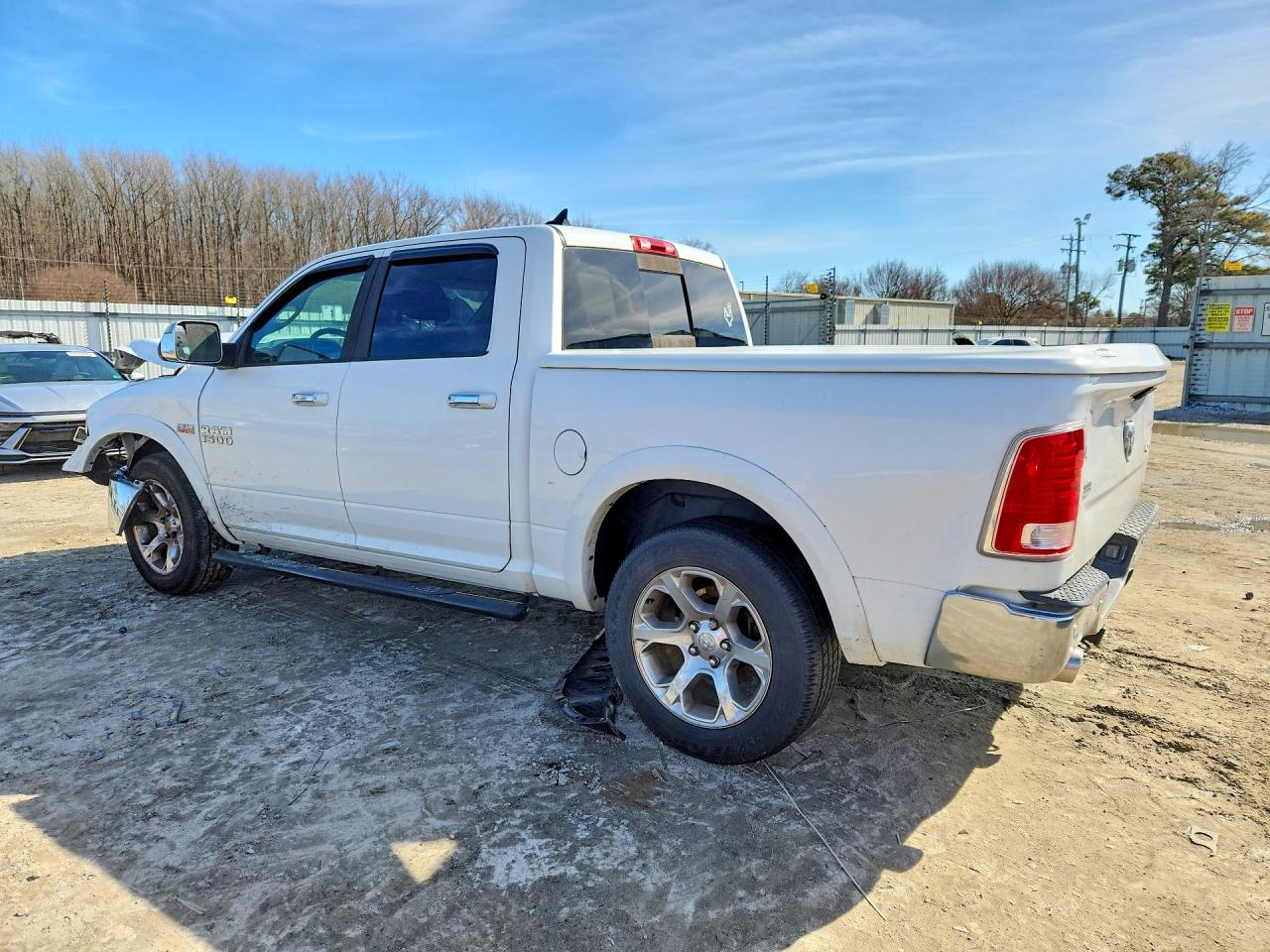 2014 RAM 1500 LARAMIE photo 2