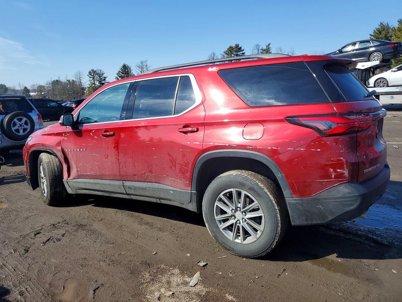 2023 CHEVROLET TRAVERSE LT photo 3