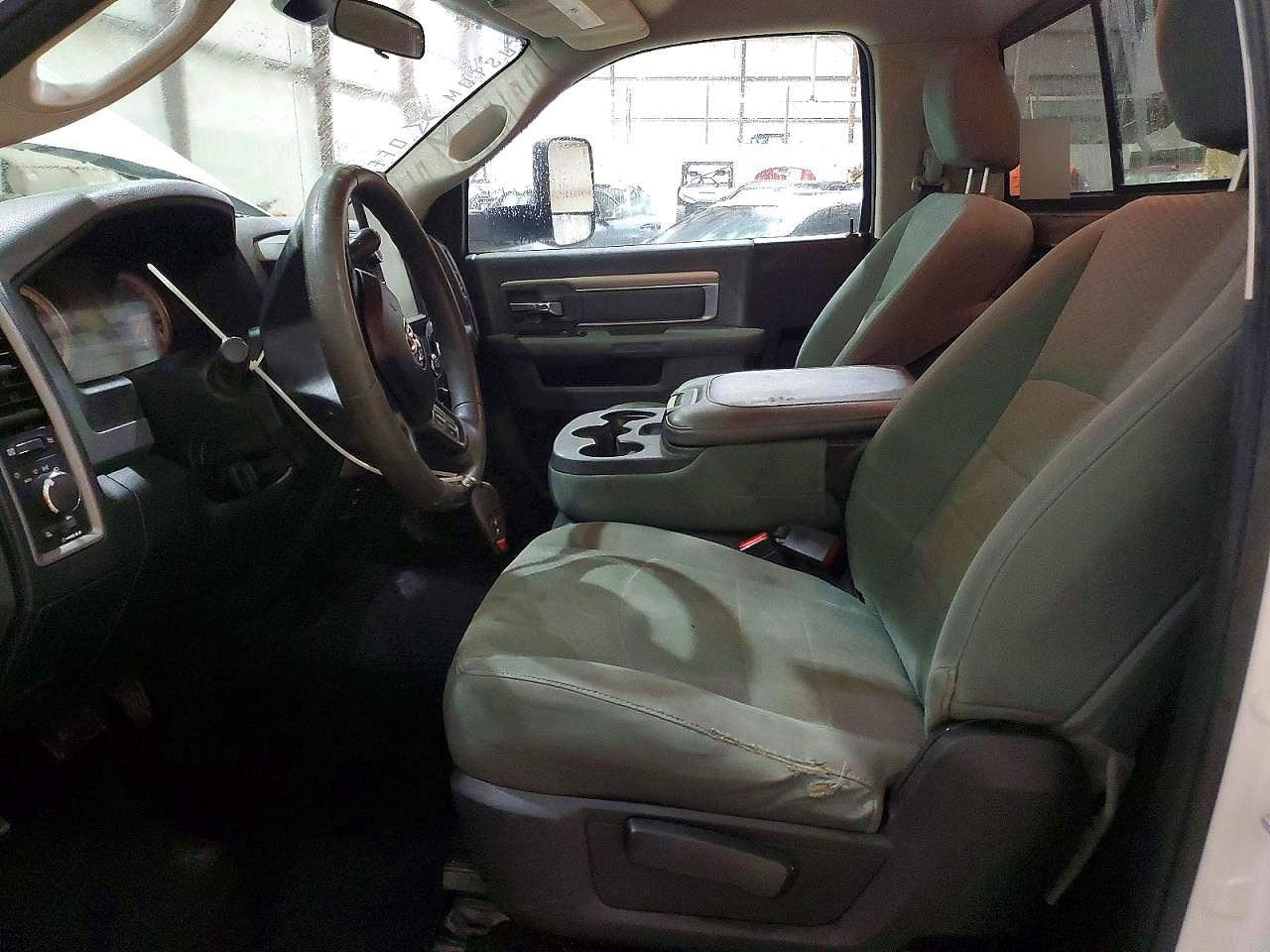 2016 RAM 2500 ST photo 13