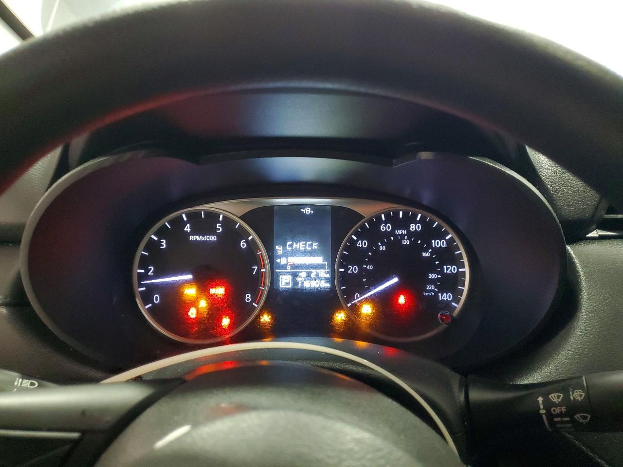 2020 NISSAN VERSA S photo 25