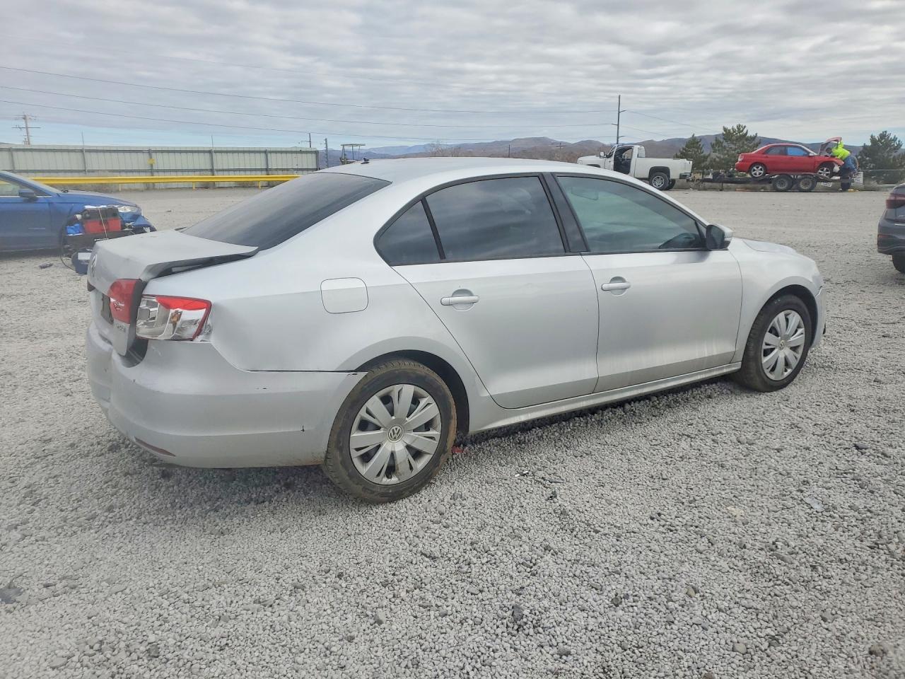 2012 VOLKSWAGEN JETTA SE photo 3