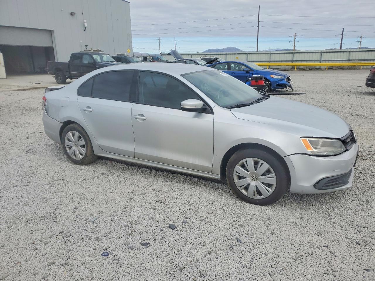 2012 VOLKSWAGEN JETTA SE photo 4