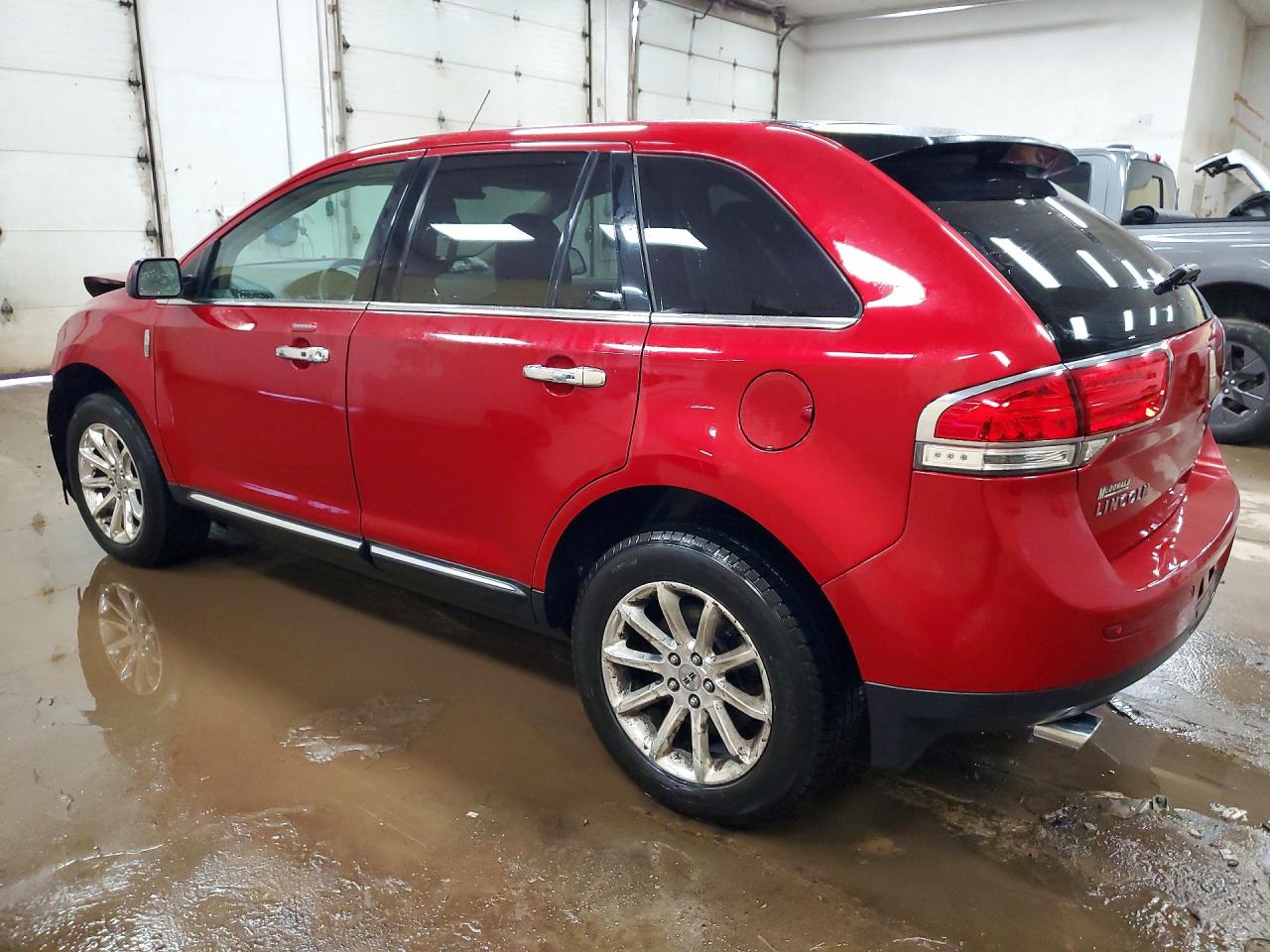 2011 LINCOLN MKX photo 3