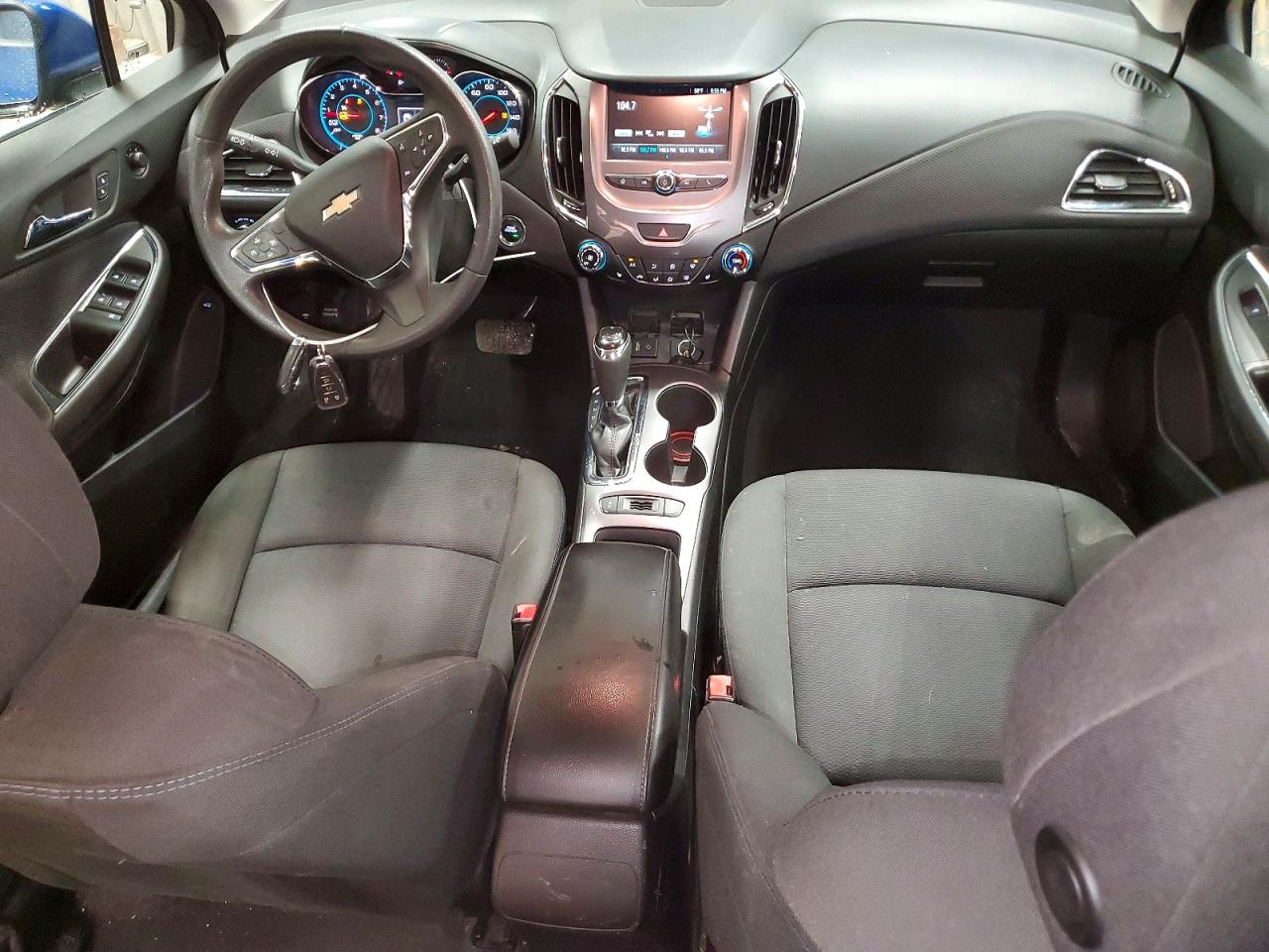 2016 CHEVROLET CRUZE LT photo 8