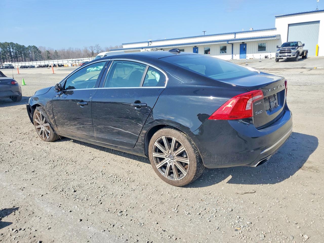 2017 VOLVO S60 PREMIER photo 4
