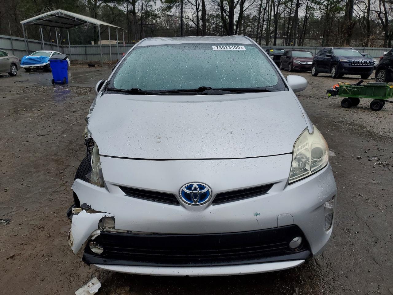 2015 TOYOTA PRIUS TWO photo 5