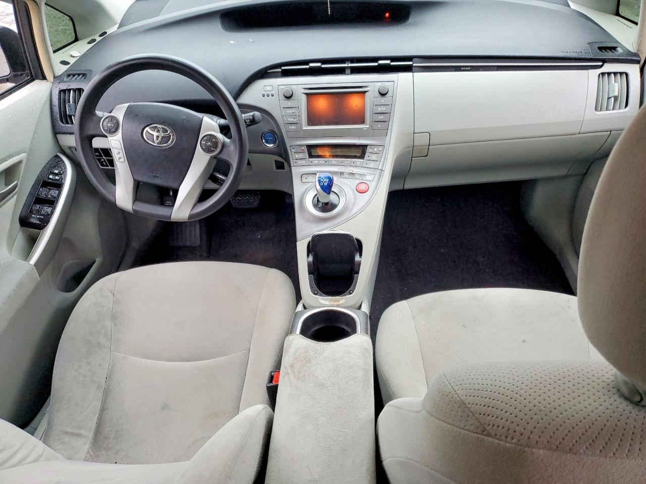 2015 TOYOTA PRIUS TWO photo 8