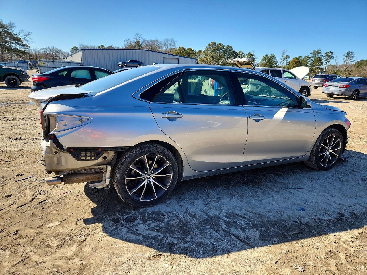 2017 TOYOTA CAMRY XSE photo 3