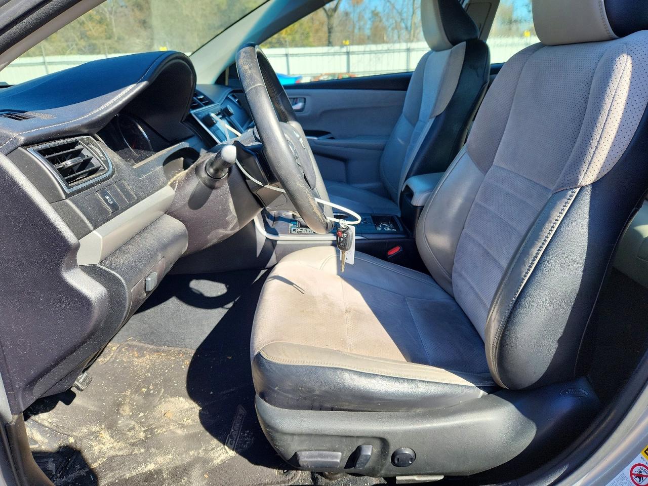 2017 TOYOTA CAMRY XSE photo 7
