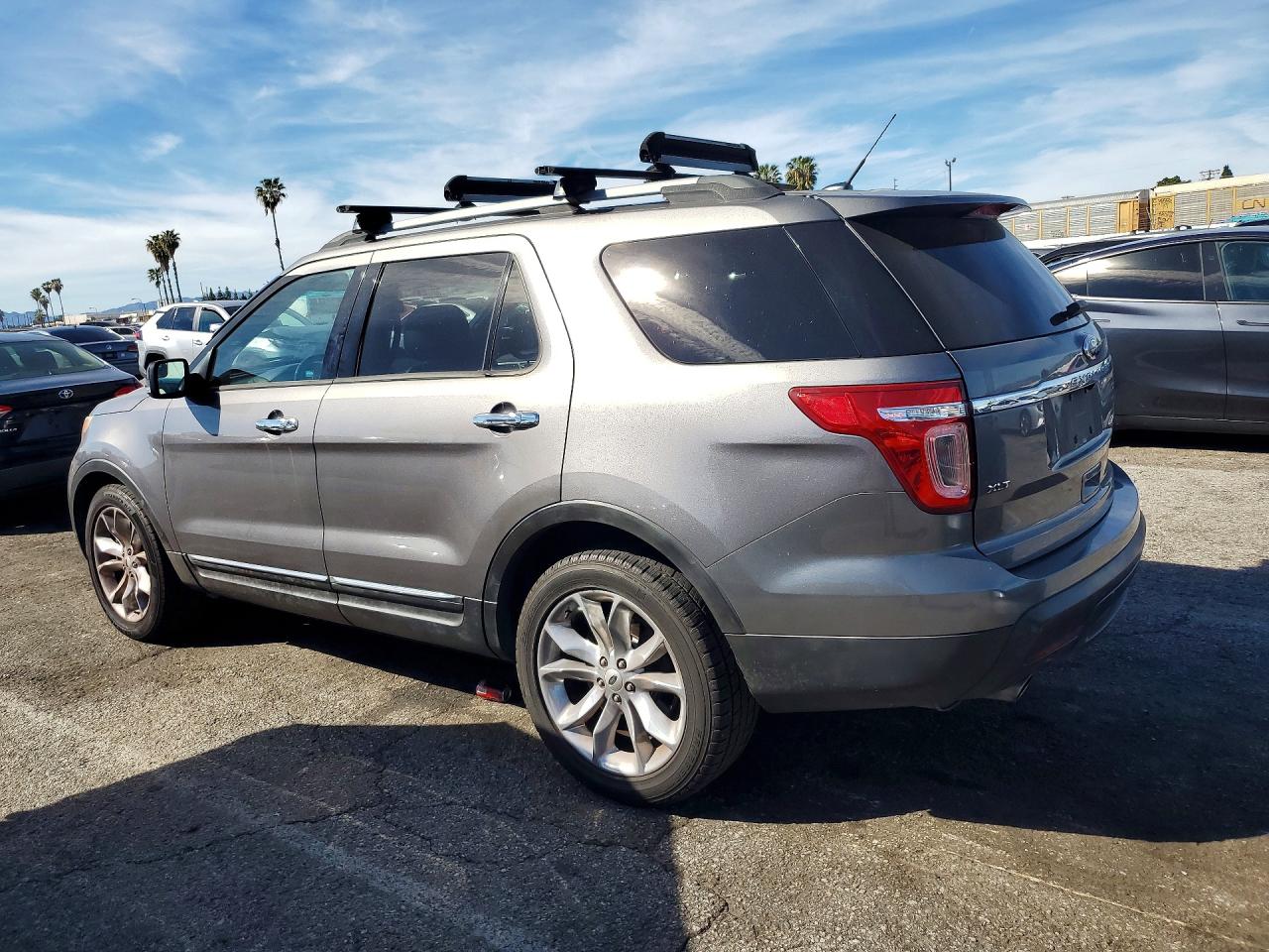 2014 FORD EXPLORER XLT photo 4