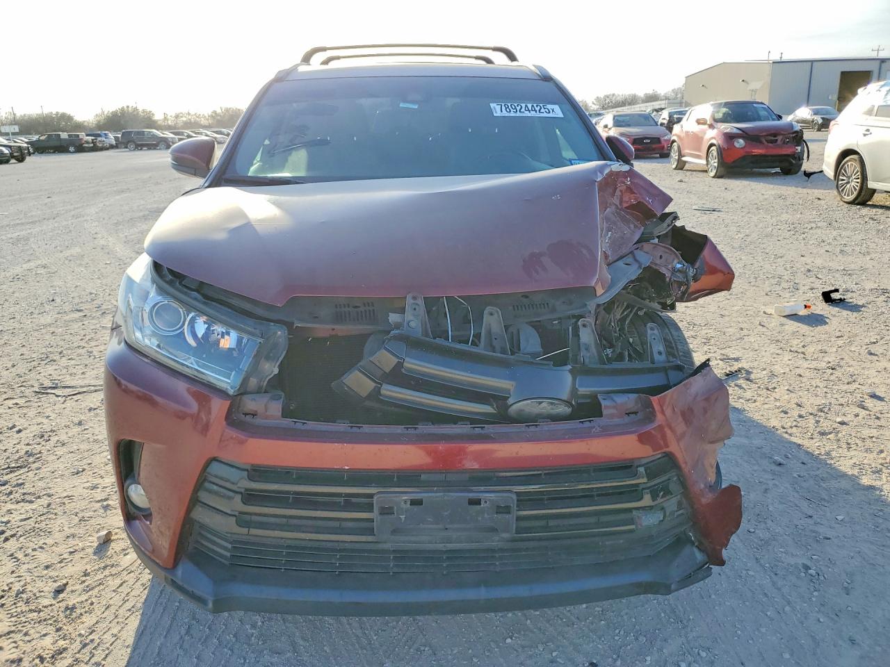 2017 TOYOTA HIGHLANDER SE photo 5