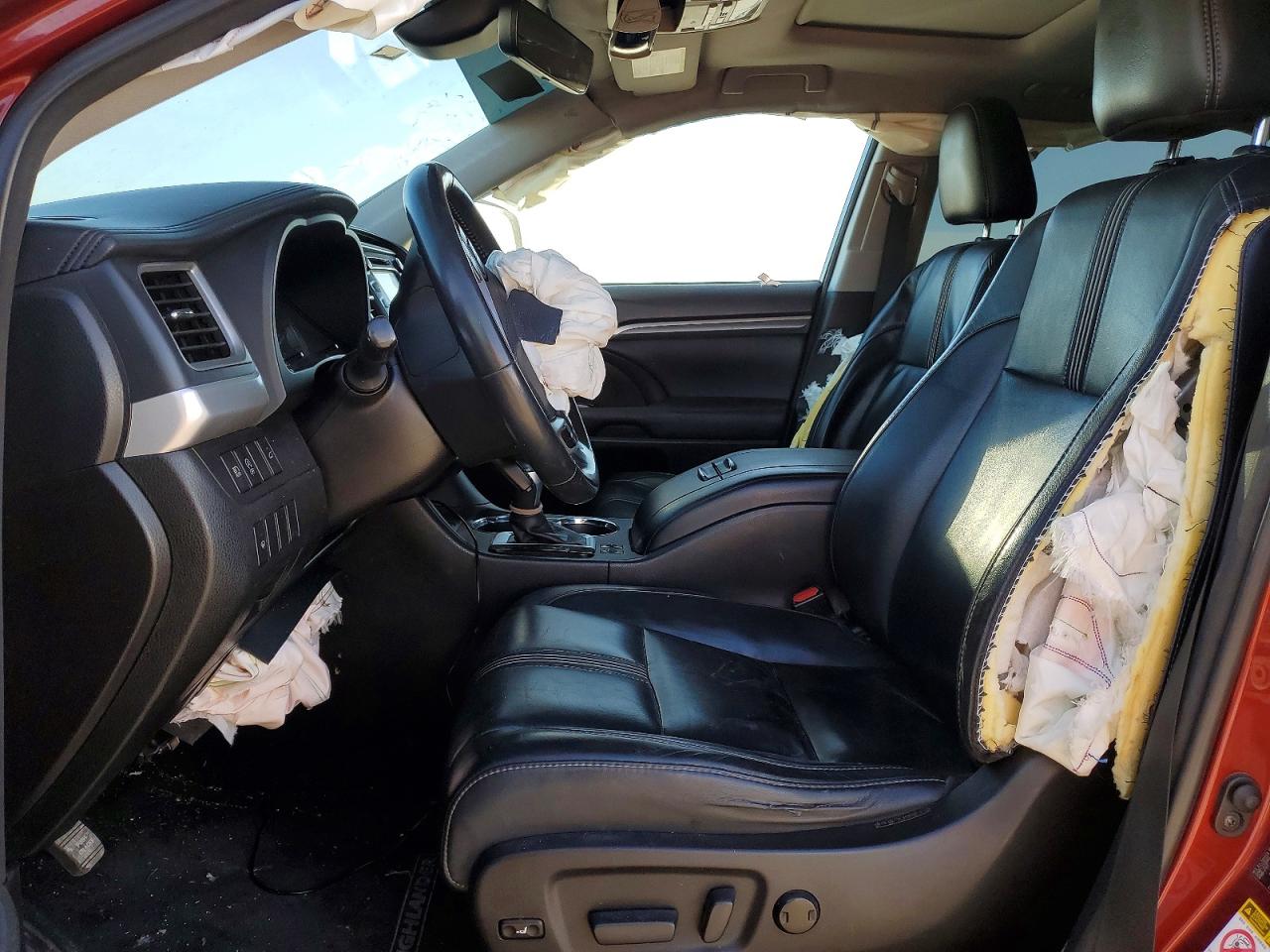 2017 TOYOTA HIGHLANDER SE photo 7