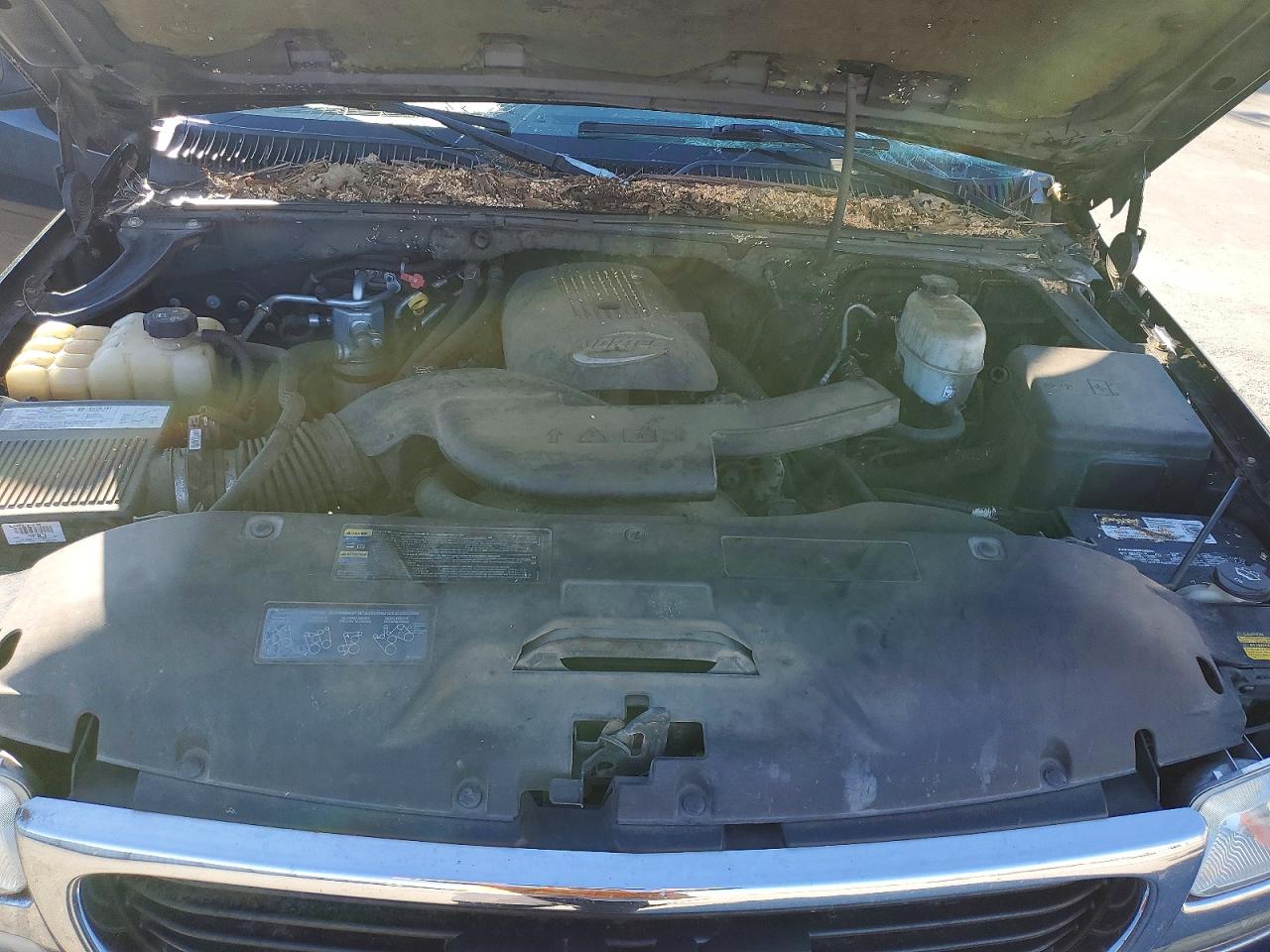 2004 GMC YUKON XL K1500 photo 12