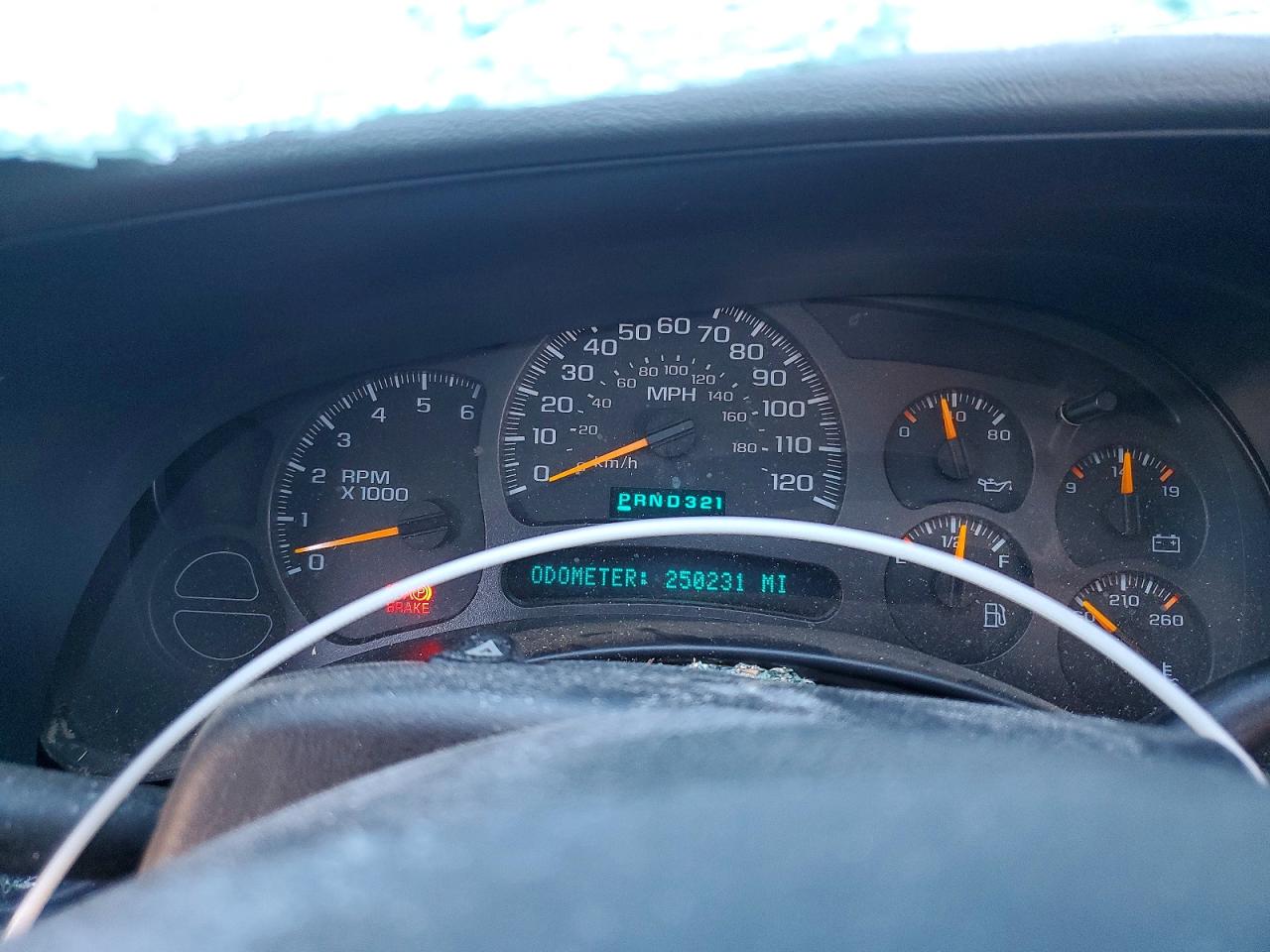 2004 GMC YUKON XL K1500 photo 9