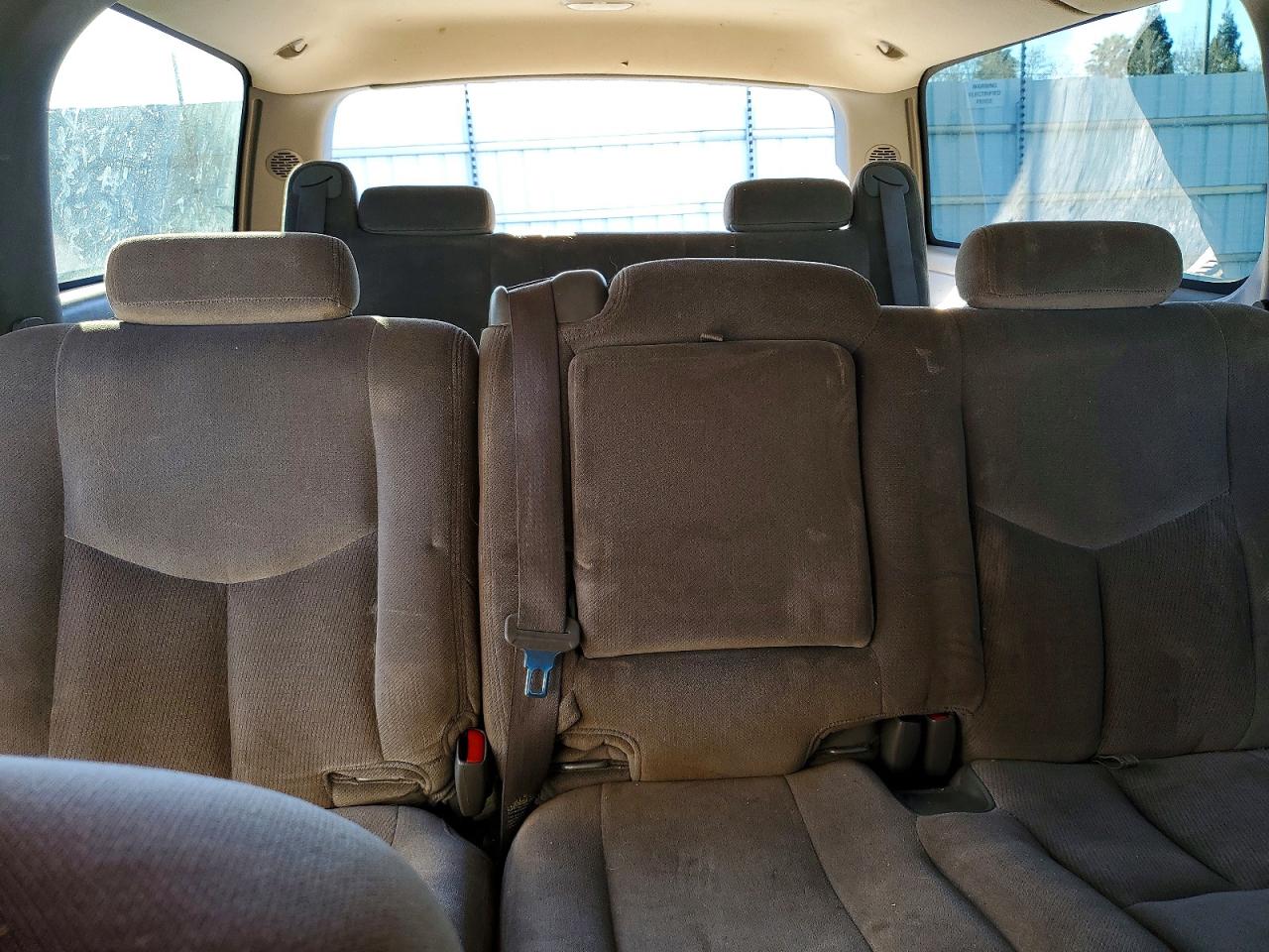 2004 GMC YUKON XL K1500 photo 10