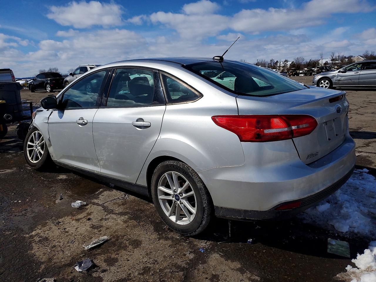 2018 FORD FOCUS photo 4