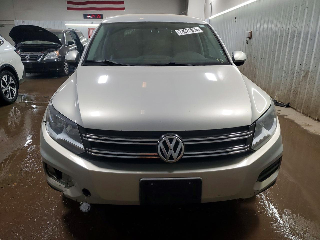 2013 VOLKSWAGEN TIGUAN S photo 9