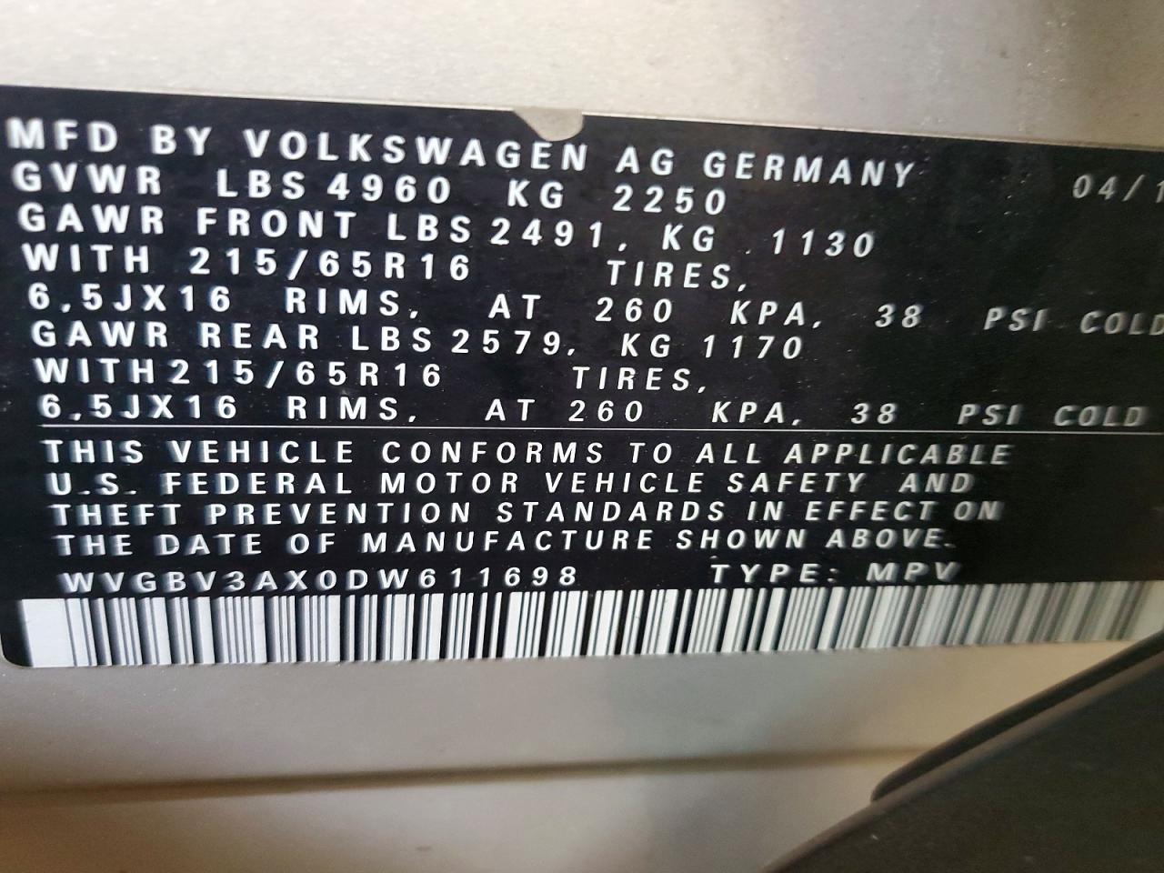 2013 VOLKSWAGEN TIGUAN S photo 23