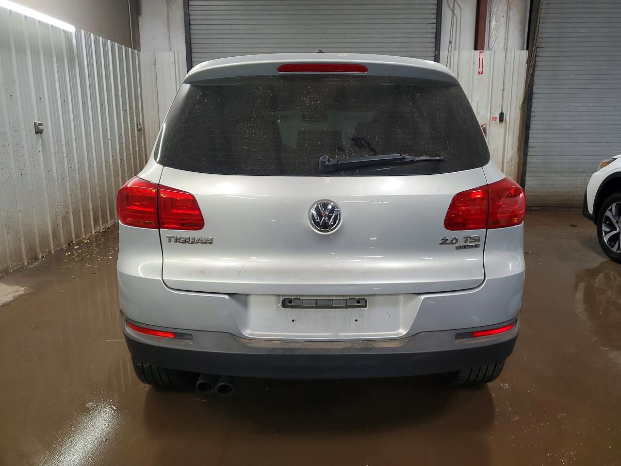 2013 VOLKSWAGEN TIGUAN S photo 11