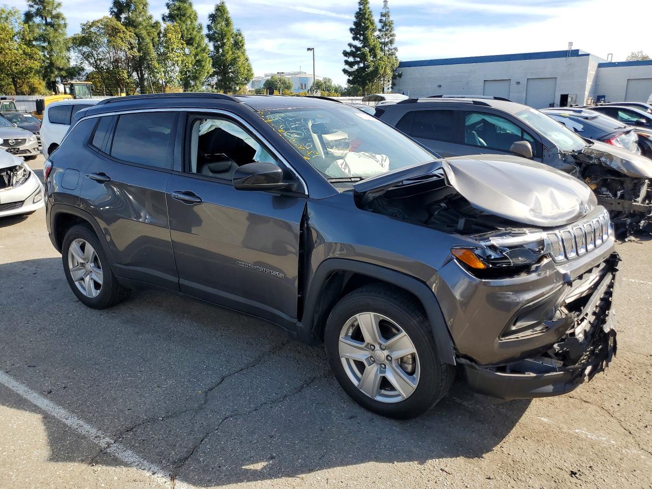 2022 JEEP COMPASS LATITUDE photo 4