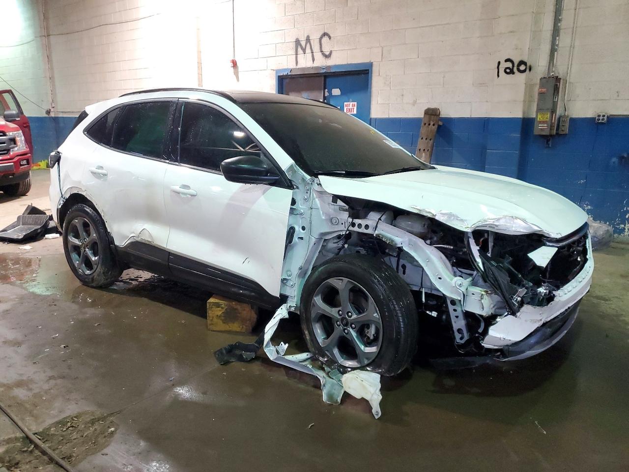 2025 FORD ESCAPE ST LINE photo 10