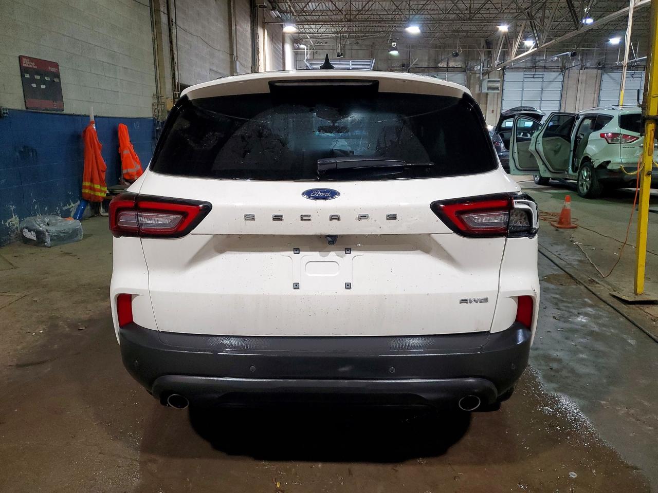 2025 FORD ESCAPE ST LINE photo 16