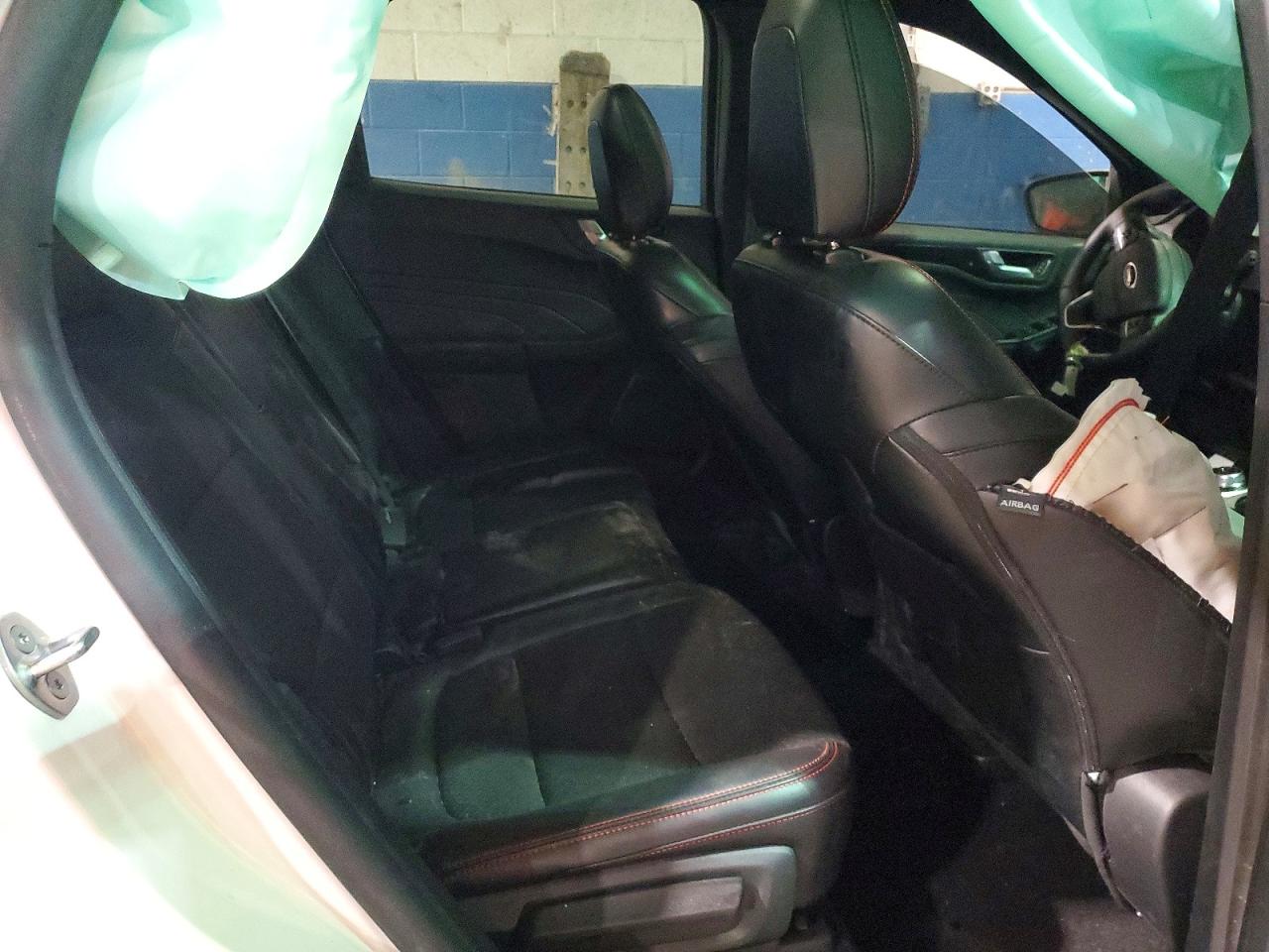 2025 FORD ESCAPE ST LINE photo 31