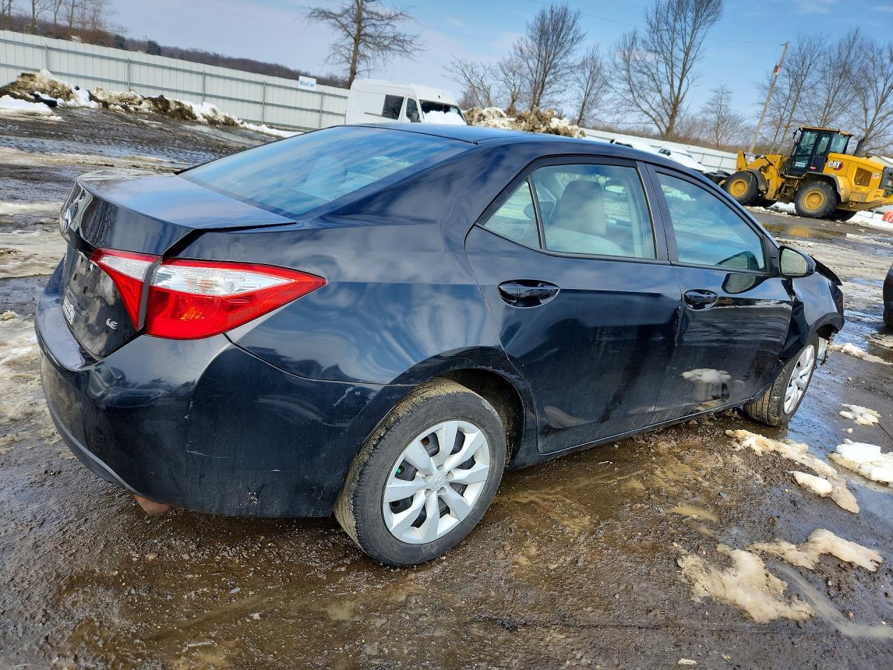 2014 TOYOTA COROLLA LE photo 3