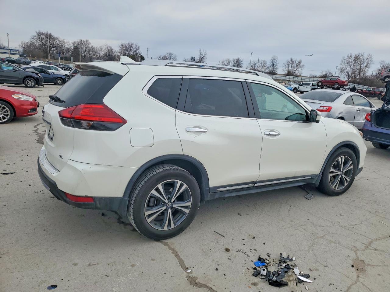 2017 NISSAN ROGUE SL photo 5