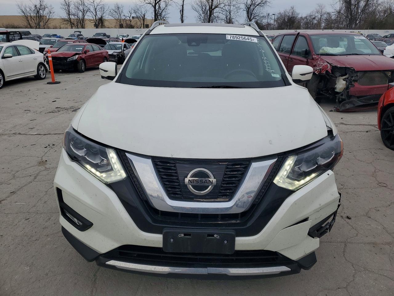 2017 NISSAN ROGUE SL photo 9