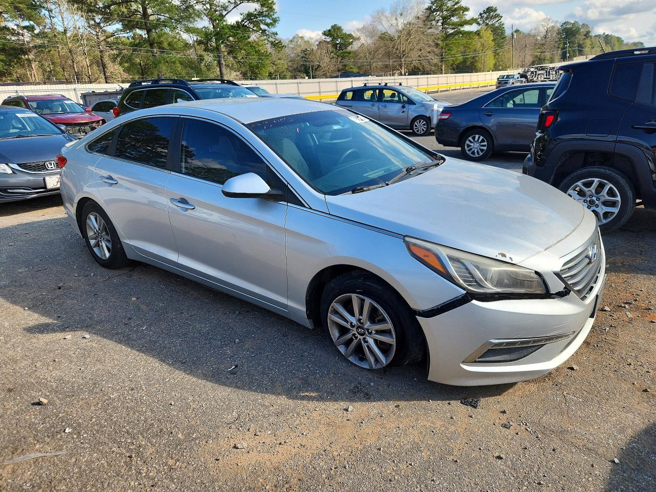 2015 HYUNDAI SONATA SE photo 4