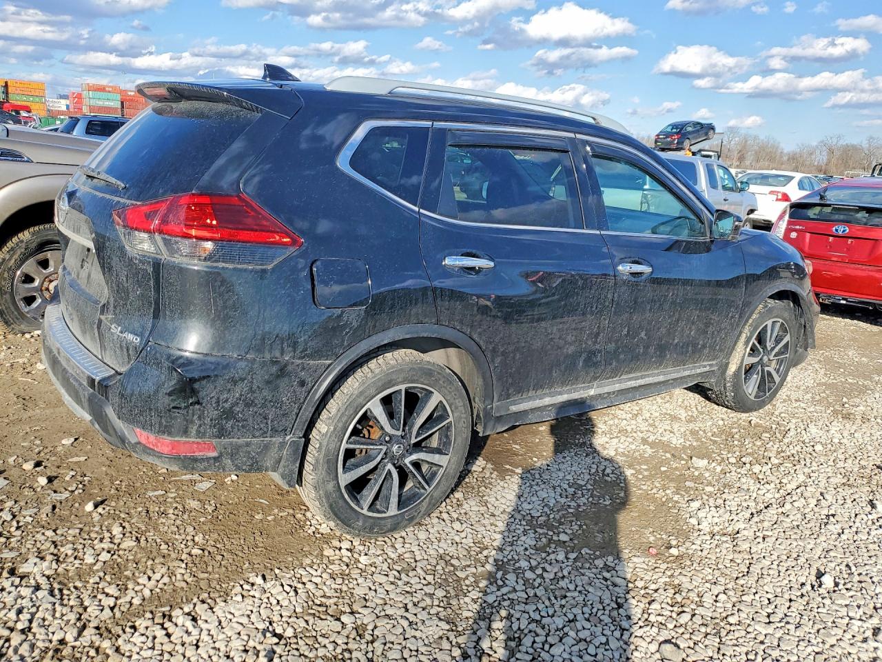2017 NISSAN ROGUE SL photo 5