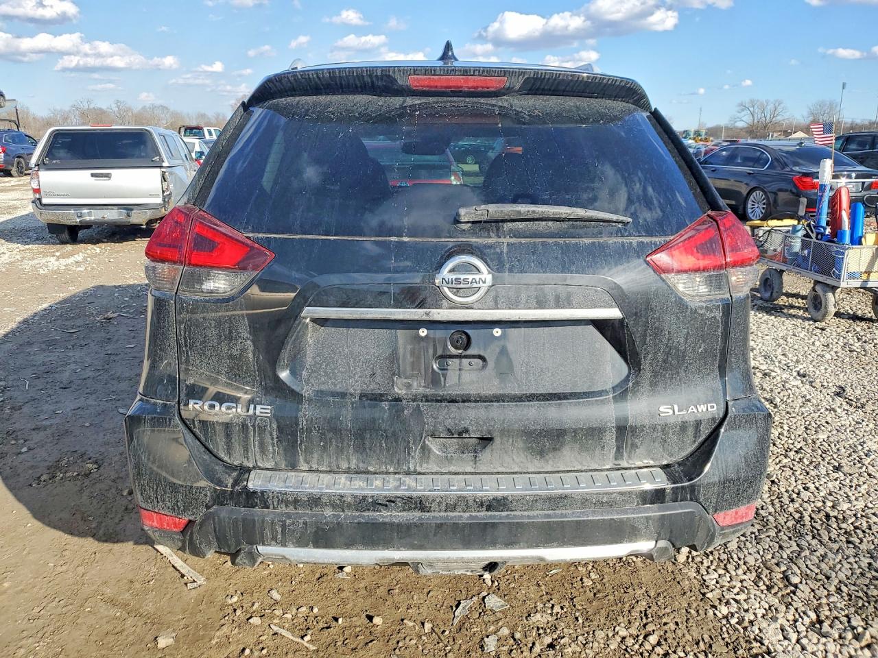 2017 NISSAN ROGUE SL photo 11