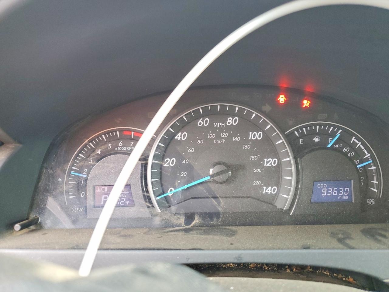 2014 TOYOTA CAMRY LE photo 9