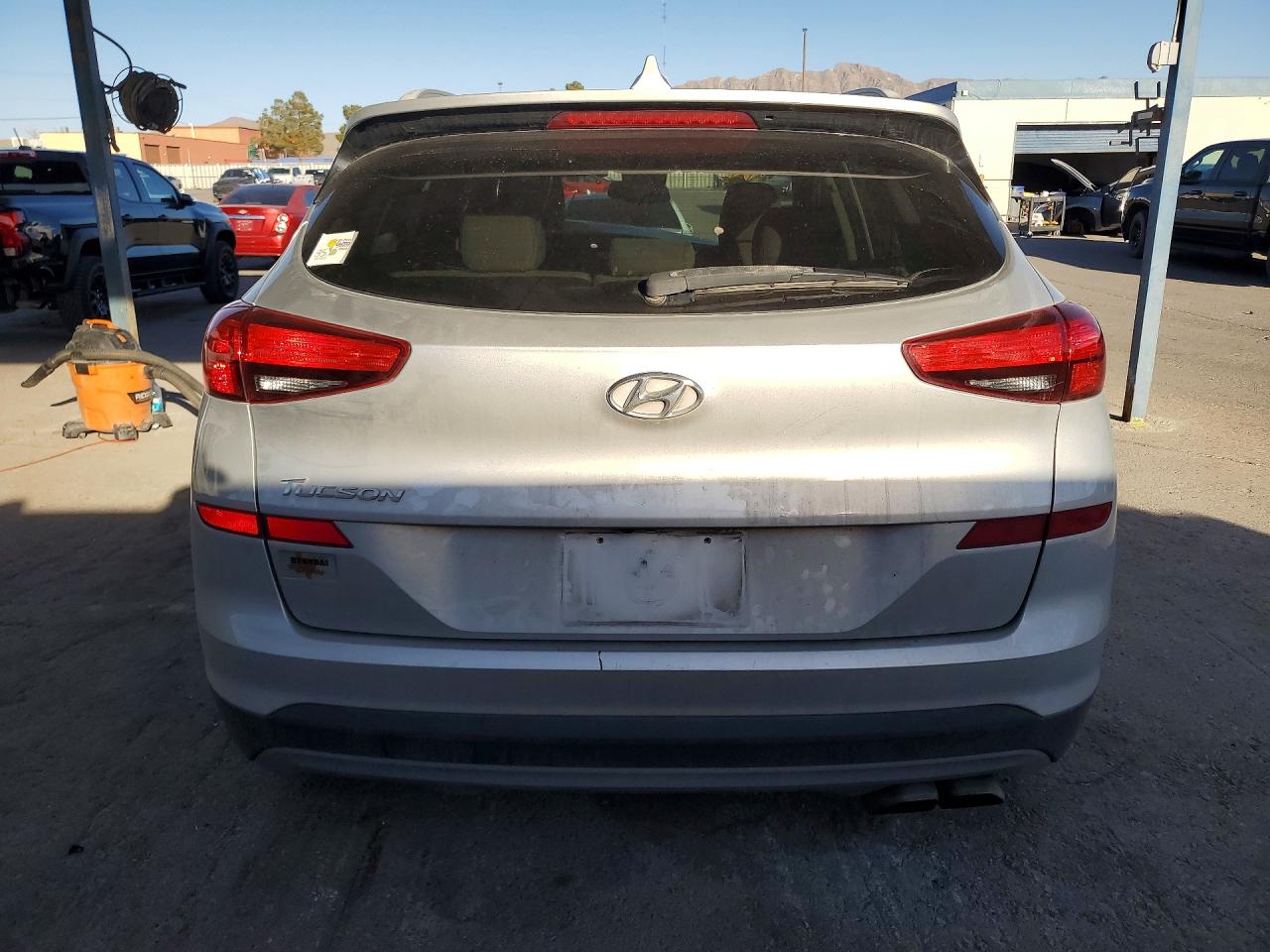 2019 HYUNDAI TUCSON SEL photo 16