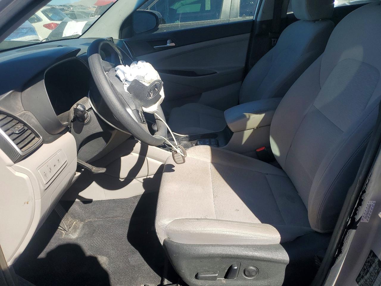 2019 HYUNDAI TUCSON SEL photo 19