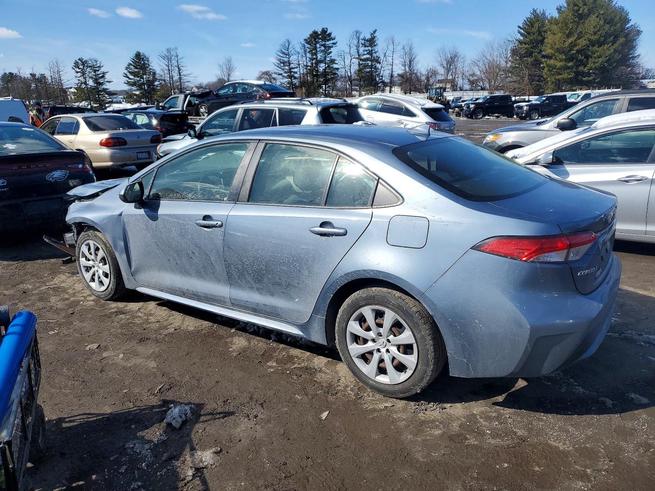 2020 TOYOTA COROLLA LE photo 3