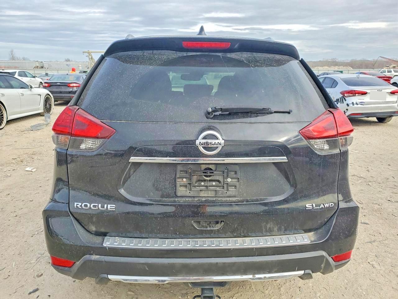 2017 NISSAN ROGUE SL photo 11