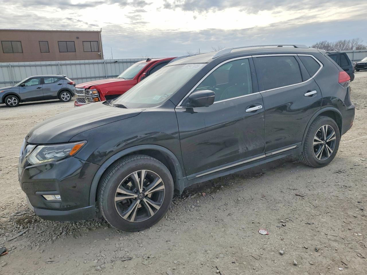2017 NISSAN ROGUE