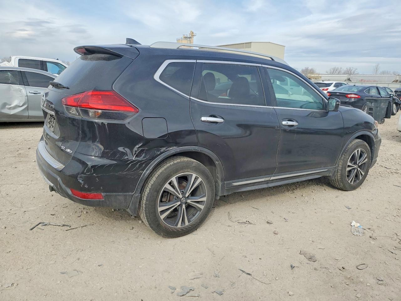 2017 NISSAN ROGUE SL photo 5